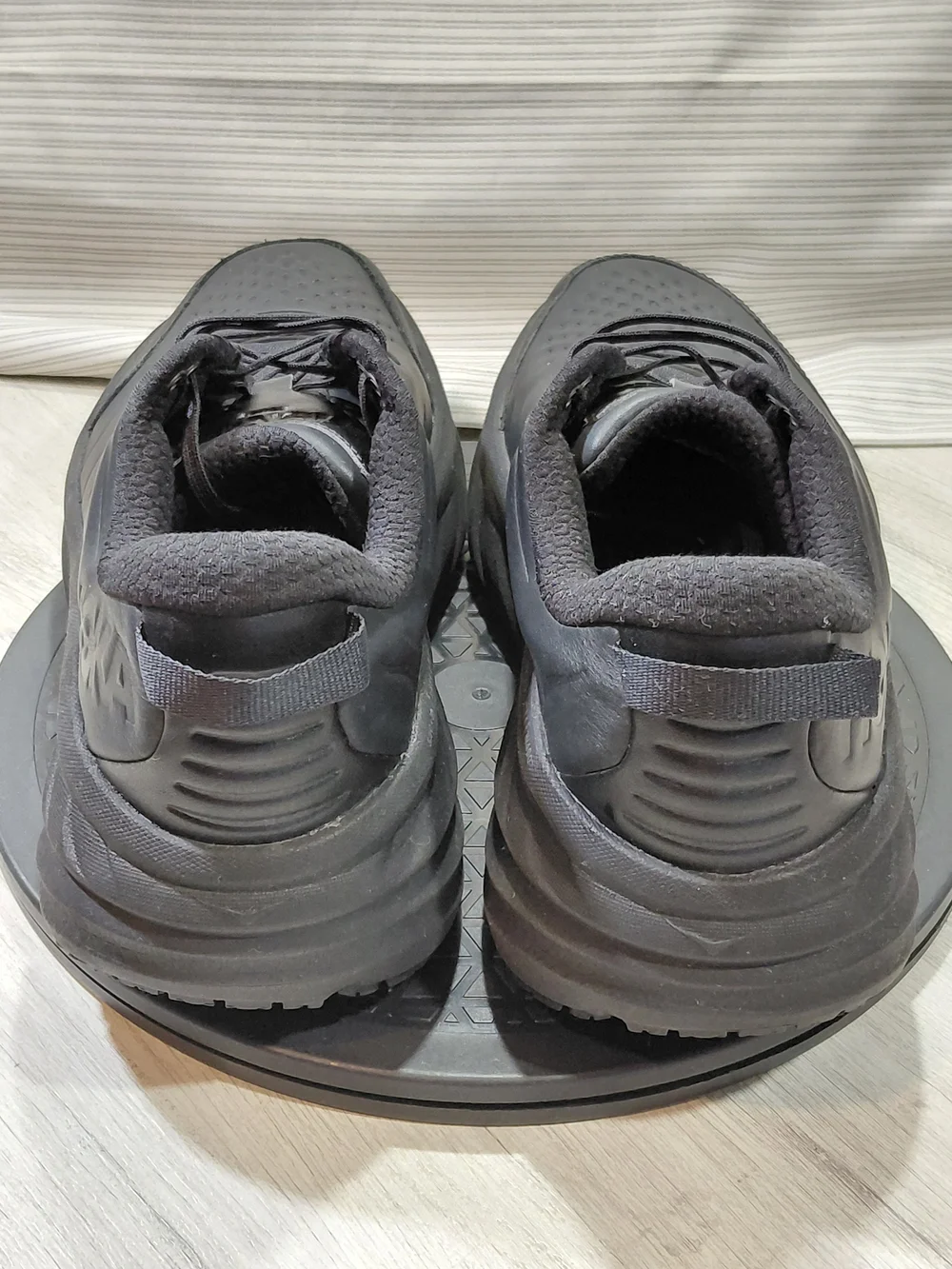 NEW HOKA Mens Bondi SR Heavy Duty Water Resistant Triple Black Leather Shoes M12